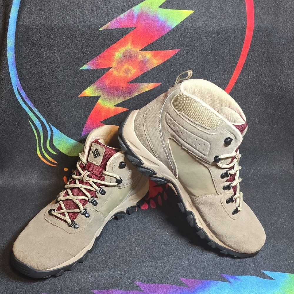 Columbia Men's Beige and Burgundy Hiking Boots - Picture 5 of 7